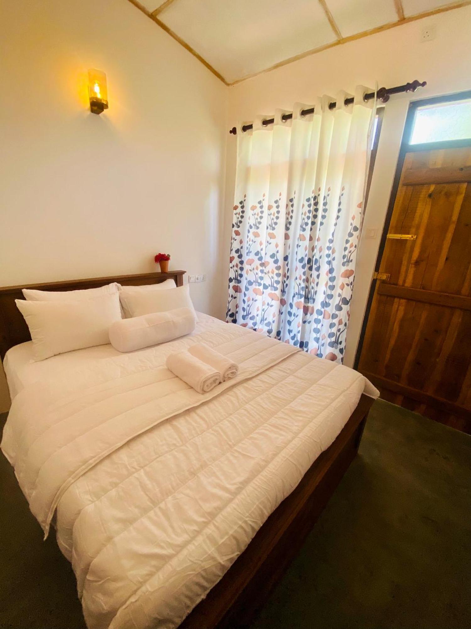 Jungle Beach Inn Unawatuna Esterno foto