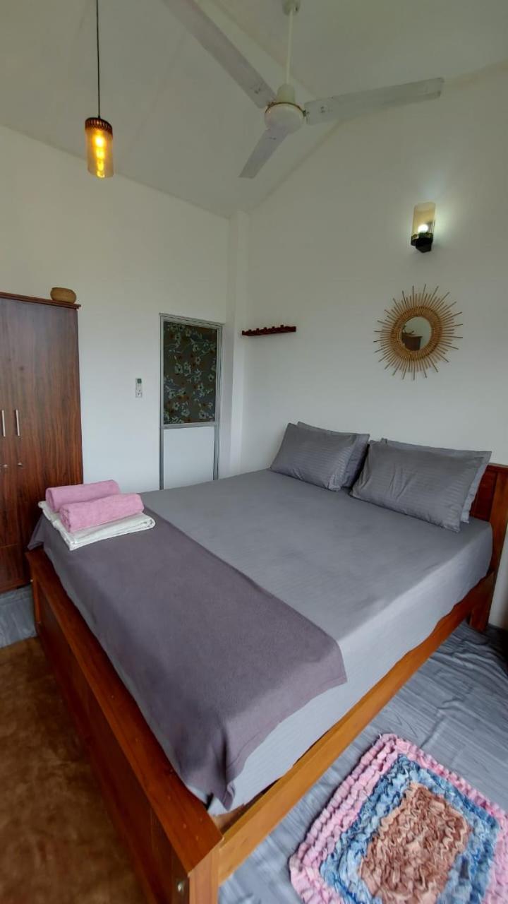 Jungle Beach Inn Unawatuna Esterno foto